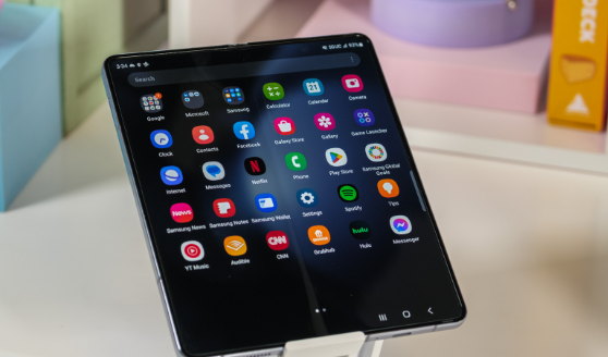 Samsung Galaxy Z Fold 5: Design and Features