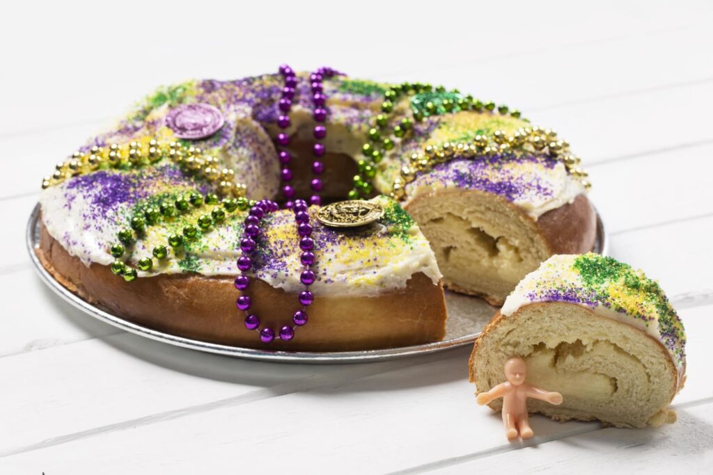 BABY:1ZVHOPZBLE4= KING CAKE